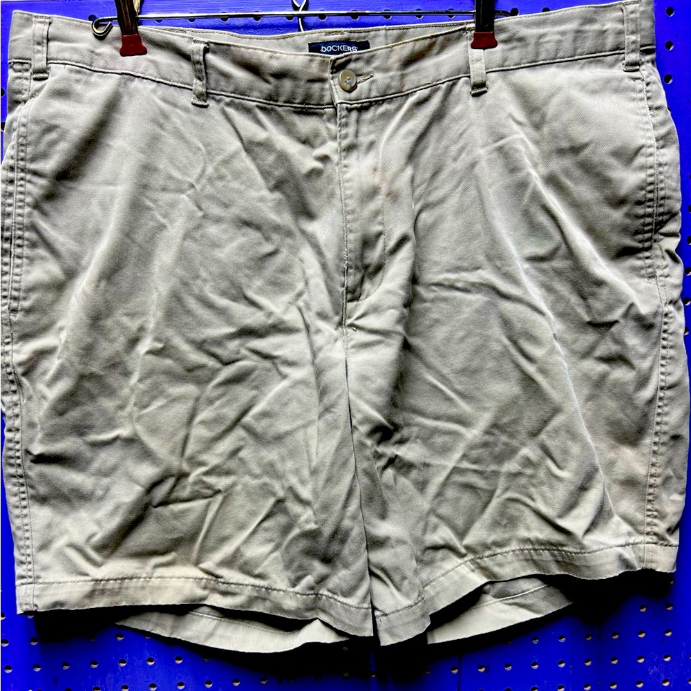 Men’s khaki shorts A24AR1